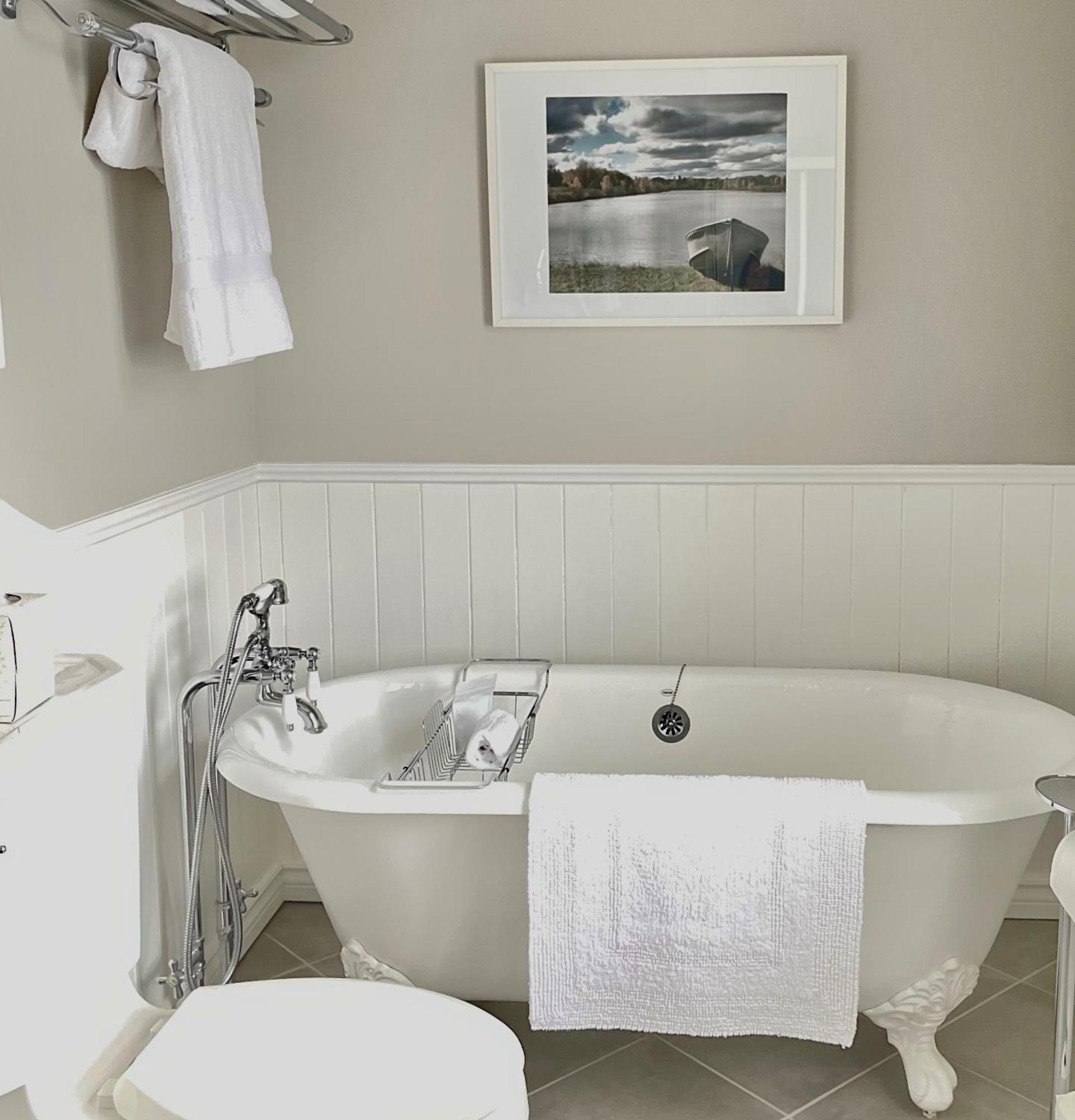 Auberge Glengarry Inn, The Mystic Glen Robertson Экстерьер фото